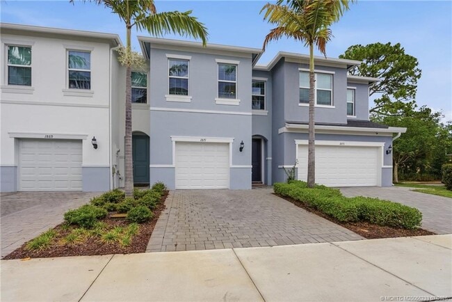 Photo - 1871 Tarni Way