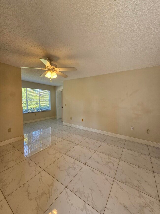 Photo - 1401 Village Blvd Unidad 2212