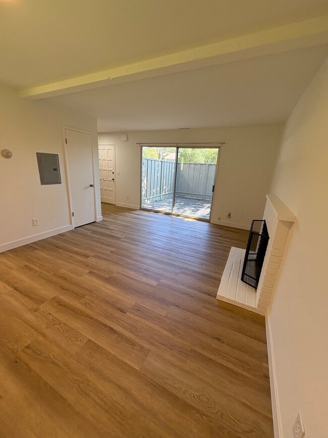 Photo - 230 San Andreas Dr