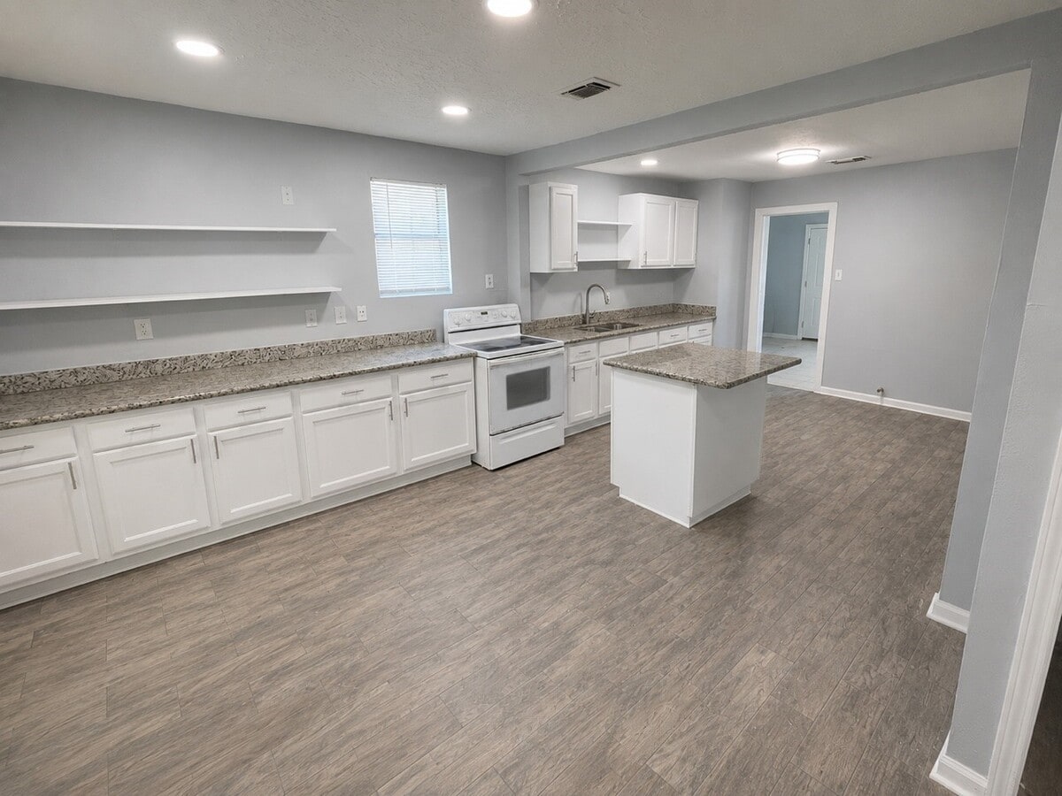 Photo - 3017 Fern St