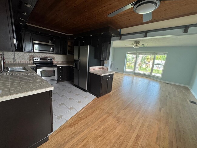 Building Photo - 141 NW 72nd Way Rental