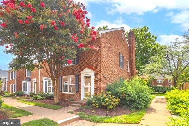 Building Photo - 2526-E S Arlington Mill Dr Rental