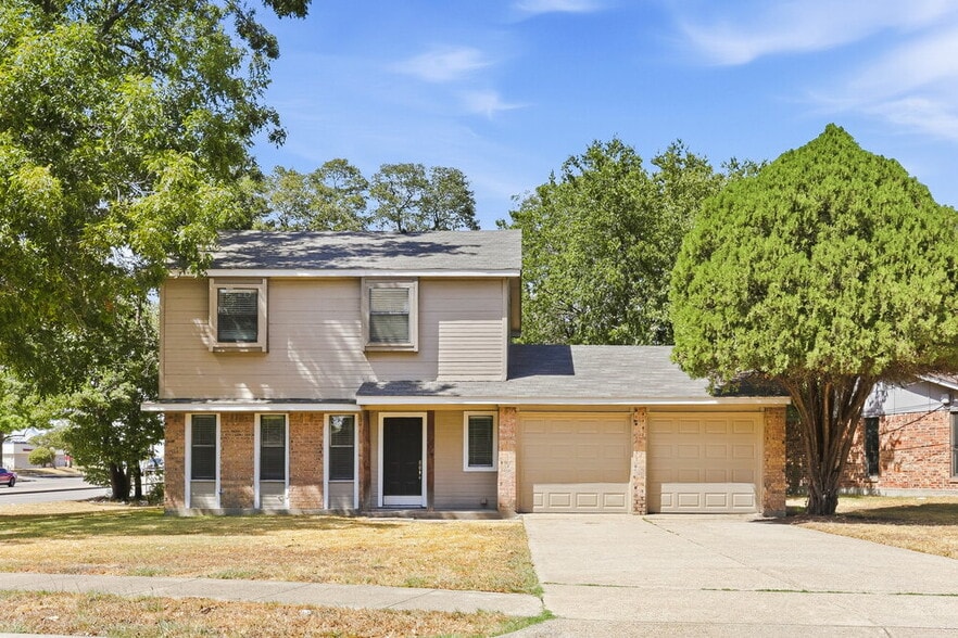 1513 Long Shadow Ln