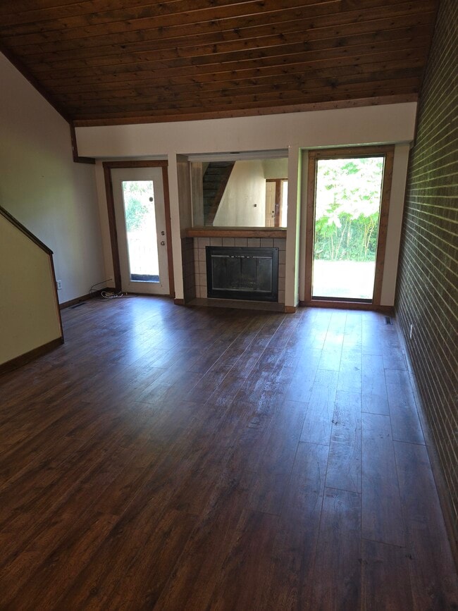 Building Photo - 6385 Chippenhook Ct Unit Chippenhook 6385