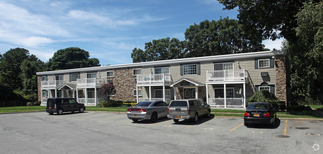 Fairfield Thunderbird Gardens - Fairfield Thunderbird Gardens Apartments