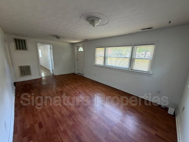Photo - 2262 Mill Rd