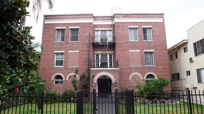 Building Photo - Commonwealth Apartments