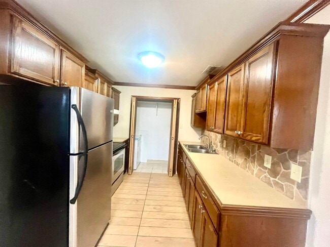 Photo - 2704 San Agustin Ave