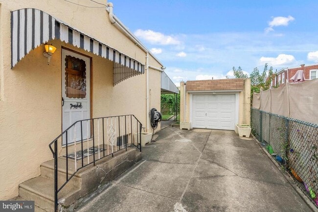 Building Photo - 7146 Tulip St