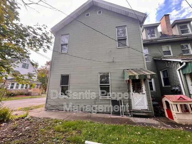Photo - 19 N Cedar St