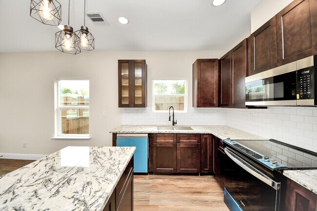 Photo - 3810 Hiford Dr