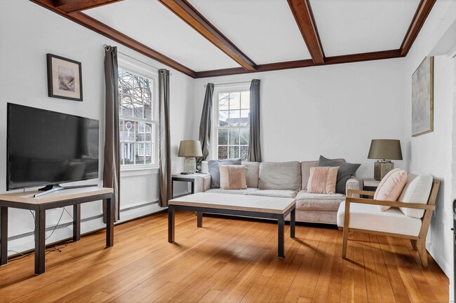 Photo - 31 Woodlawn Ave