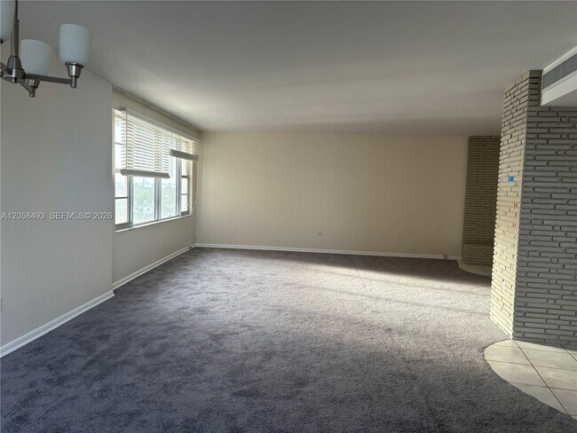 Photo - 5255 Collins Ave Unit 6J