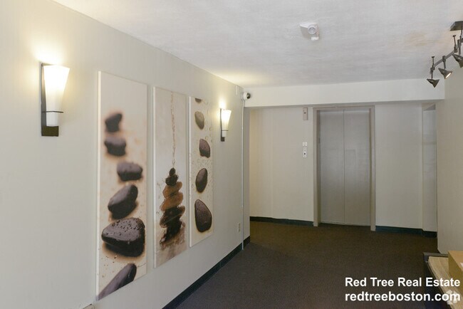 Photo - 222 Babcock St Unit 1D