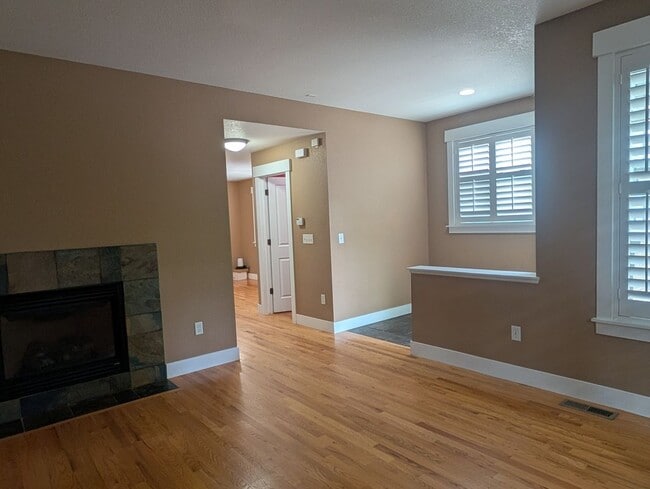 Photo - 1166 S Sherman St