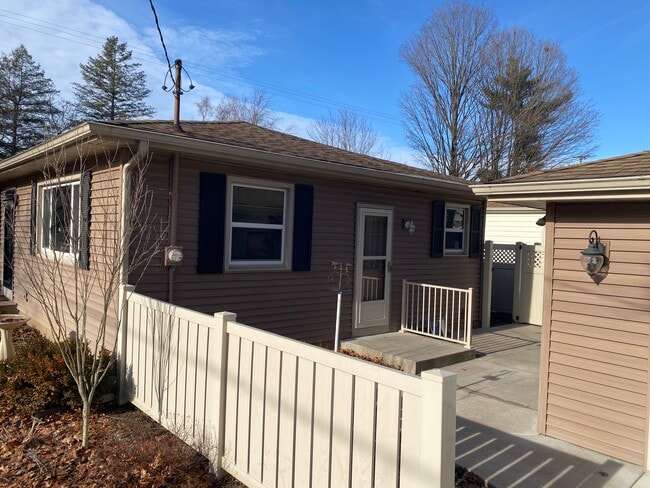 Photo - 1710 Greenview Ave