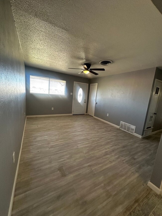 Photo - 2206 Lyndale Dr