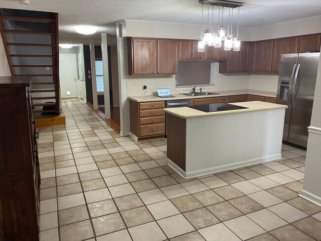 Photo - 2305 MERL CIRCLE