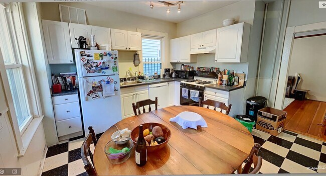 Photo - 376 Washington St