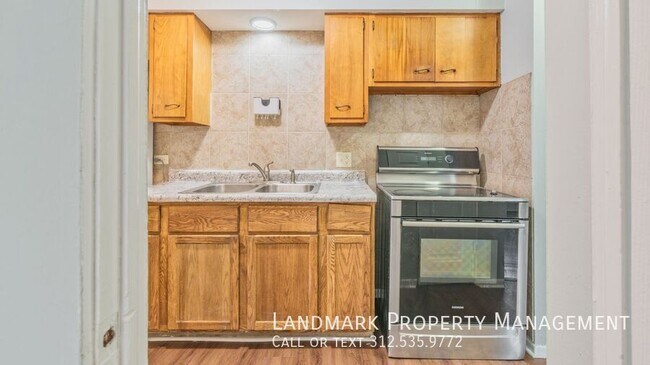 Photo - 440 W Division St