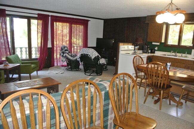 Photo - 8843 Lake Shore Dr