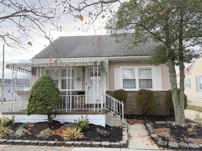 200 N Essex Ave