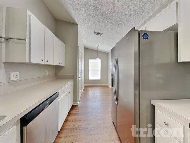 Photo - 7833 Manor Dr