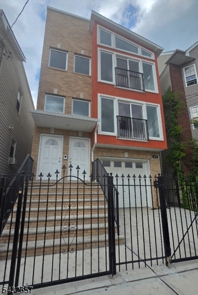 Building Photo - 465 Hawthorne Ave Unit 1
