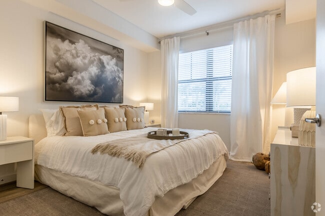 1 BR, 1 BA