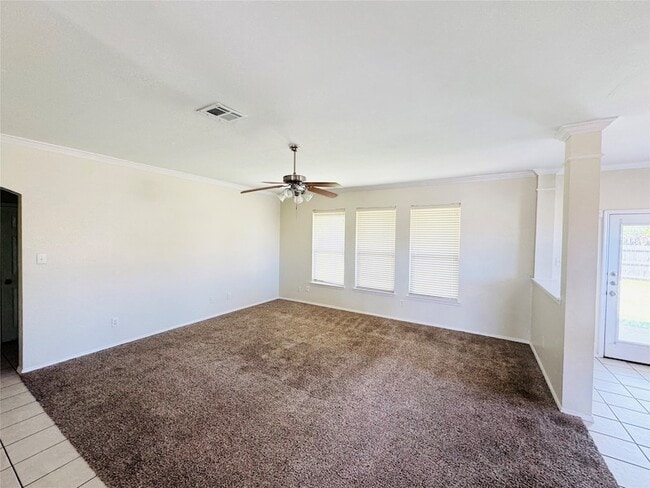 Photo - 203 Spruce Trail