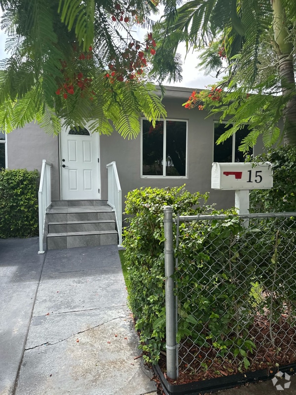 Building Photo - 15 NW 31st Ave Rental