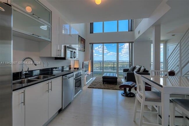 Building Photo - 60 SW 13th St Unit 60 SW 13th St  4211