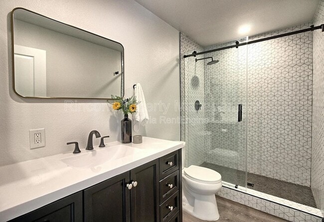 Photo - 2585 Warbler Ave