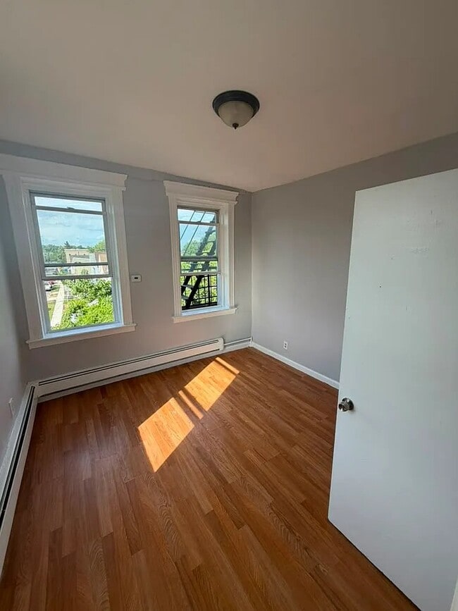 Photo - 300 Watchung Ave Unidad 8