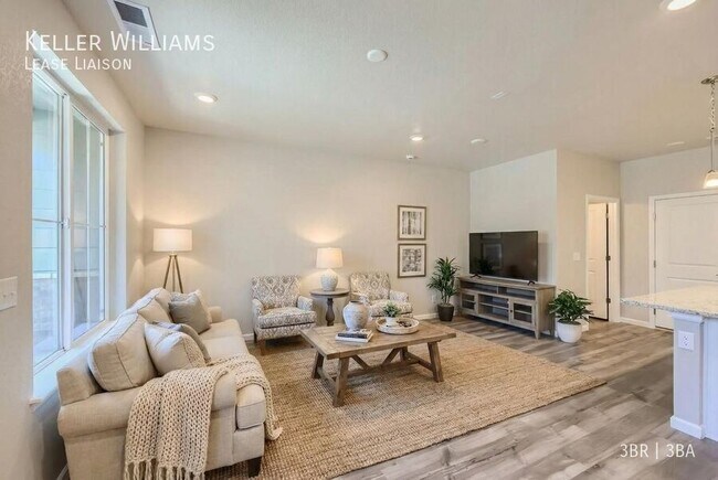 Photo - 477 Millwall Cir