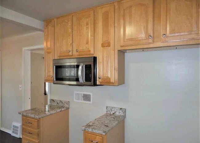 Photo - 19104 Kenosha St