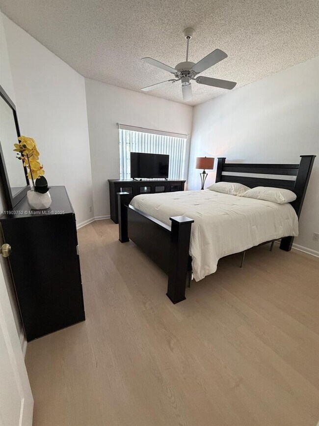 Photo - 11690 Briarwood Cir