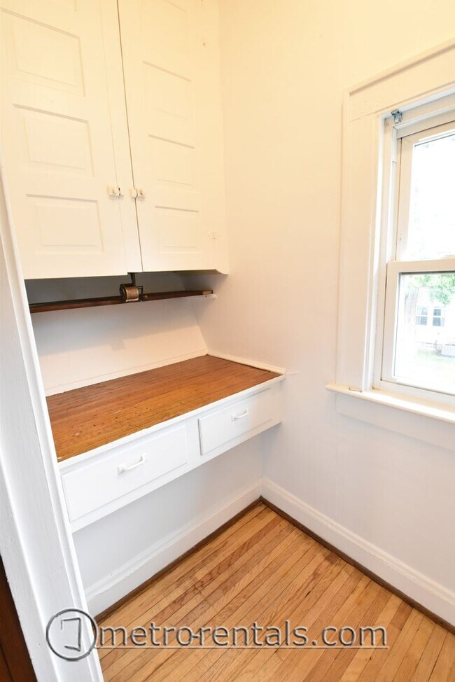 Photo - 2832-2834 Indianola Avenue Unit 2834 Indianola Avenue