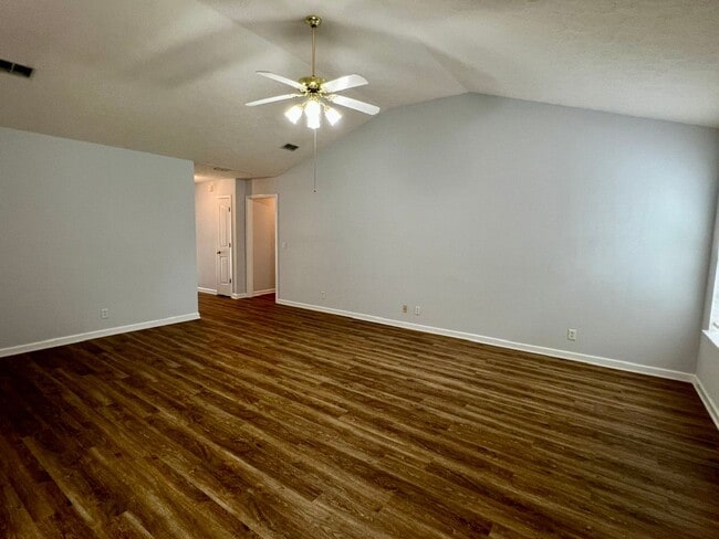 Photo - 2720 Roscommon Dr