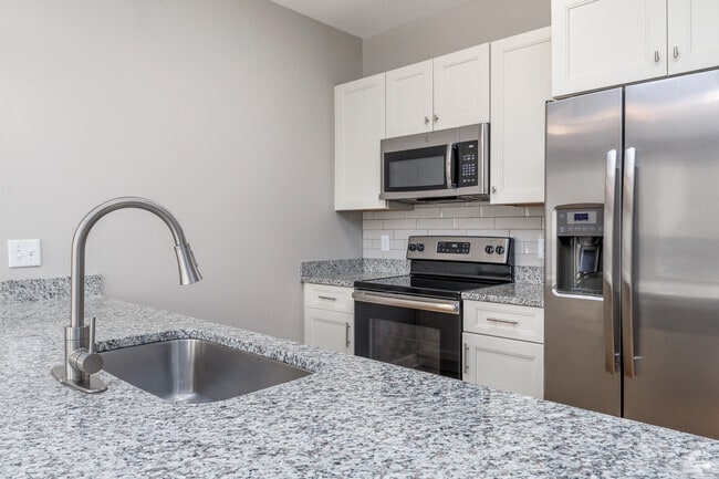 2BR, 2BA - 1,183SF - Kitchen