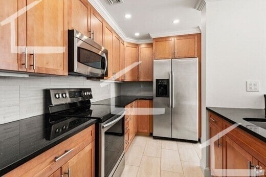 Building Photo - 183 Oak St Rental