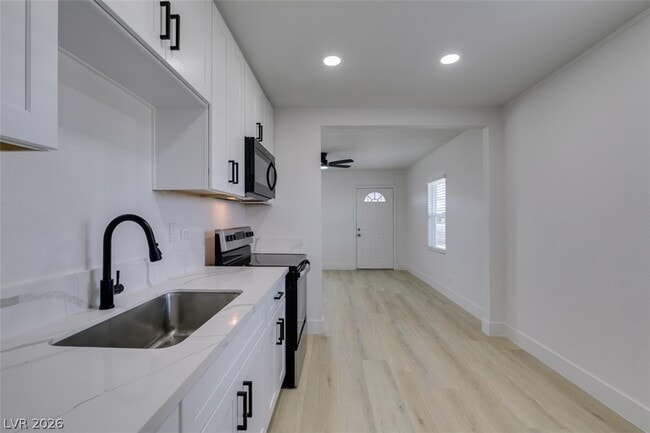 Building Photo - 254 W Basic Rd