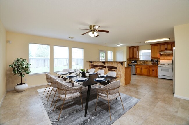 Photo - 3907 Pebble Garden Ln