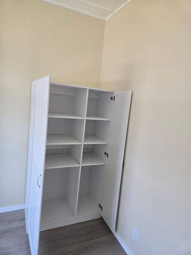 Photo - 1201 Saticoy St
