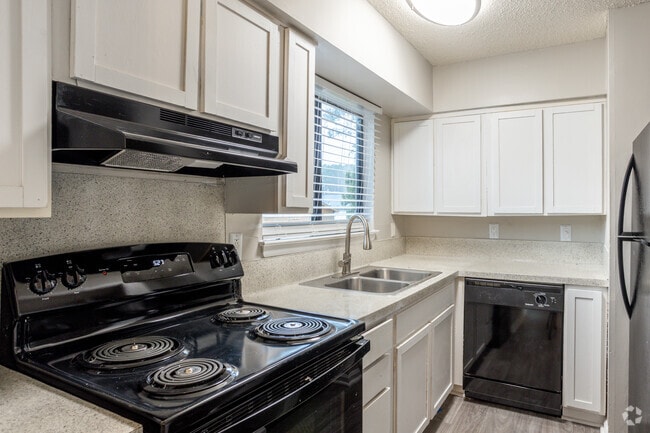 3BR, 2BA - 1,150