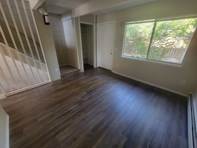 Photo - Sunny, newly remodeled 3 bed + office/2.5 bath in Applewood townhomes close to NOBO!