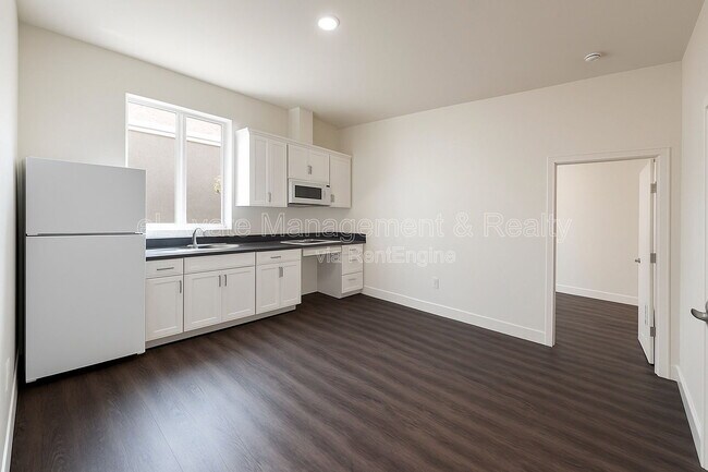 11201 Main St Unit 101