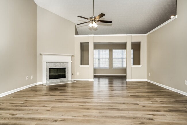 Photo - 260 Valley Brook Dr