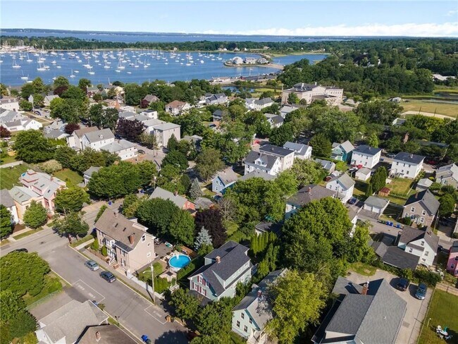 11 Lincoln Ave Unit 3