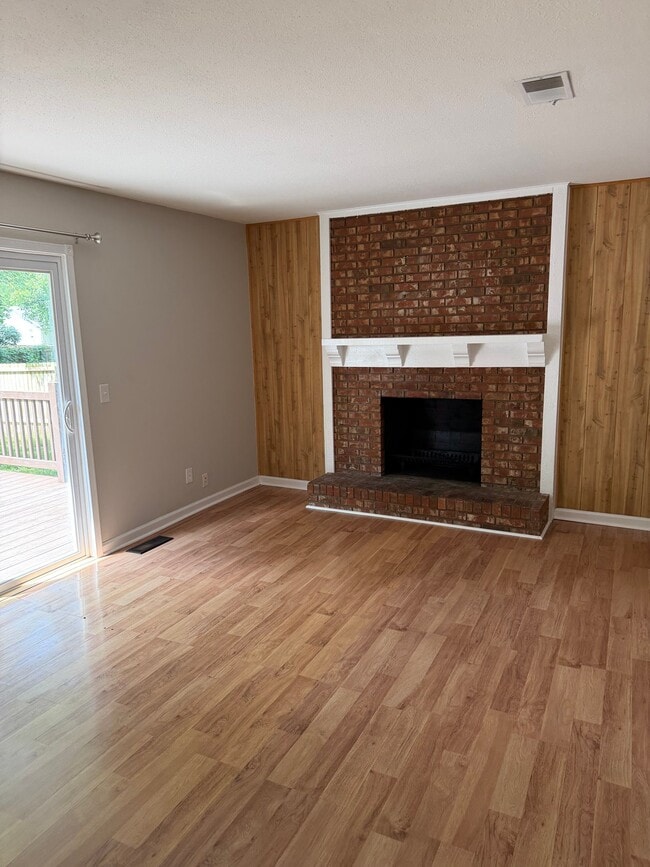Photo - 1293 Deblin Dr